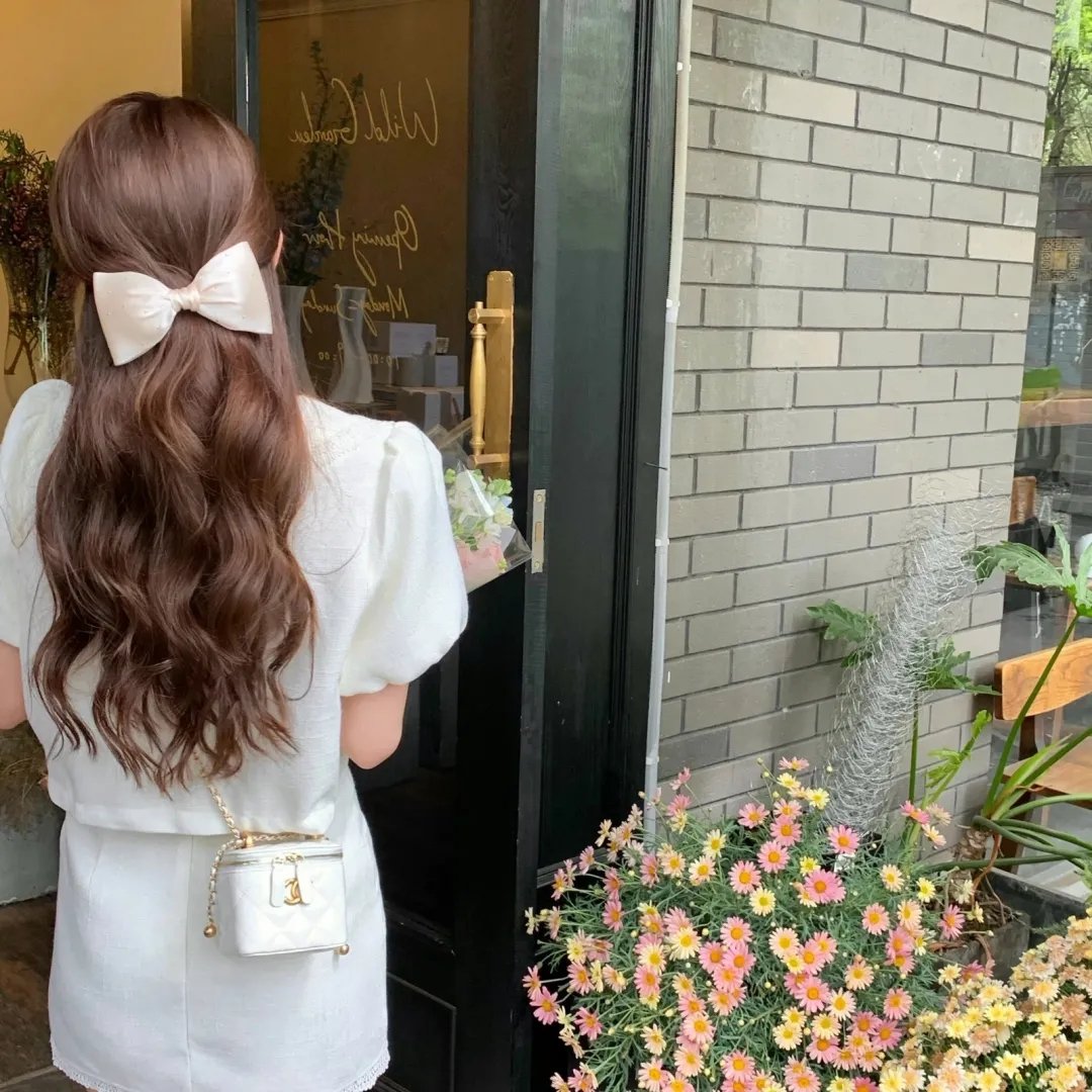 采蘑菇的夫妻